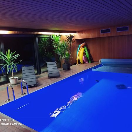 Park Villa Ferienwohnung Mit Pool Und 3 Schlafzimmer Uelzen Kültér fotó