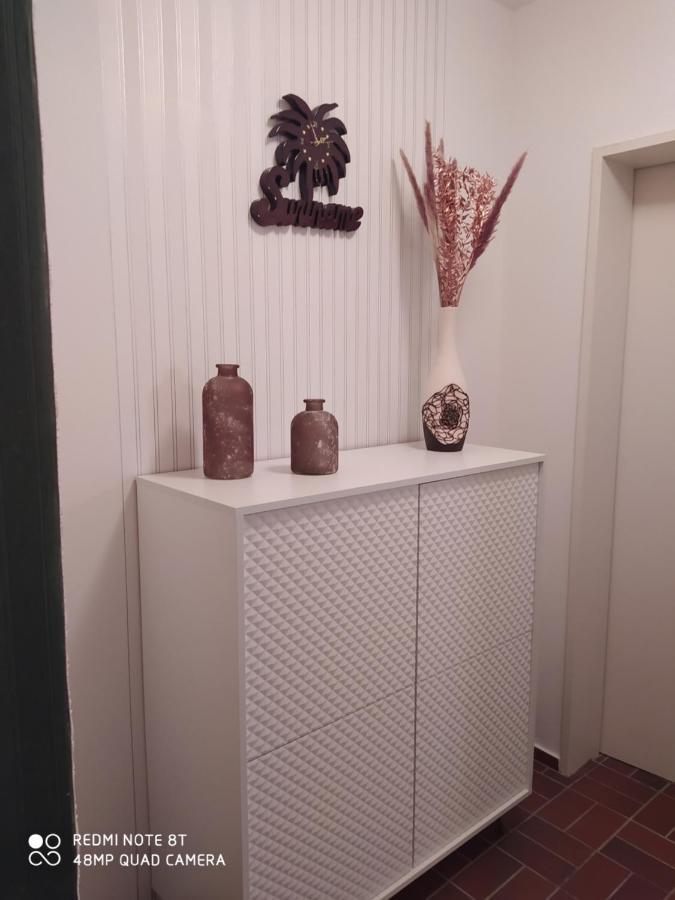 Park Villa Ferienwohnung Mit Pool Und 3 Schlafzimmer Uelzen Kültér fotó
