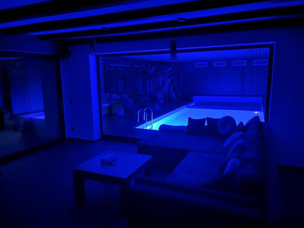 Park Villa Ferienwohnung Mit Pool Und 3 Schlafzimmer Uelzen Kültér fotó